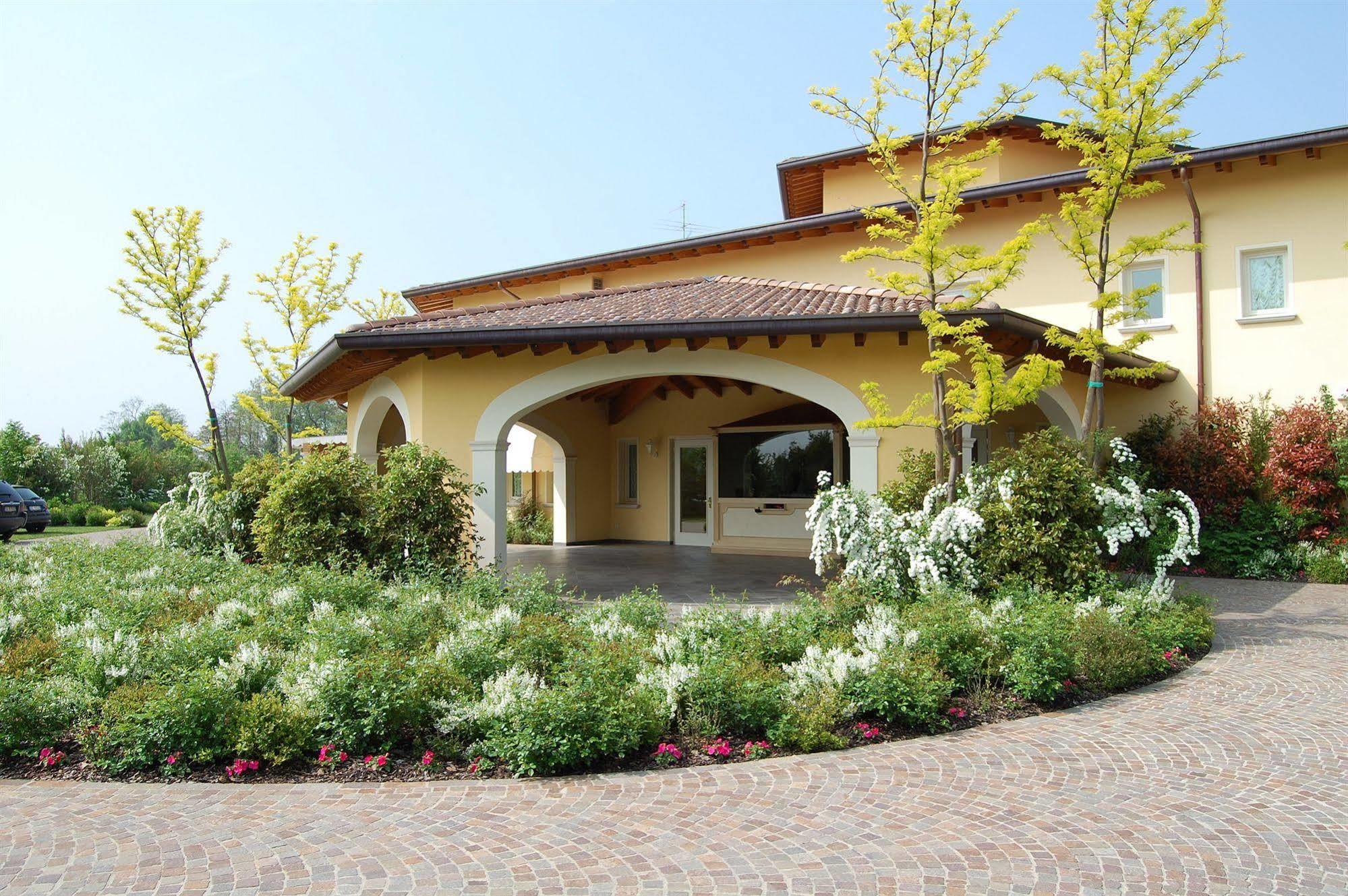 Hotel Motel Gold Calcinate Exterior foto