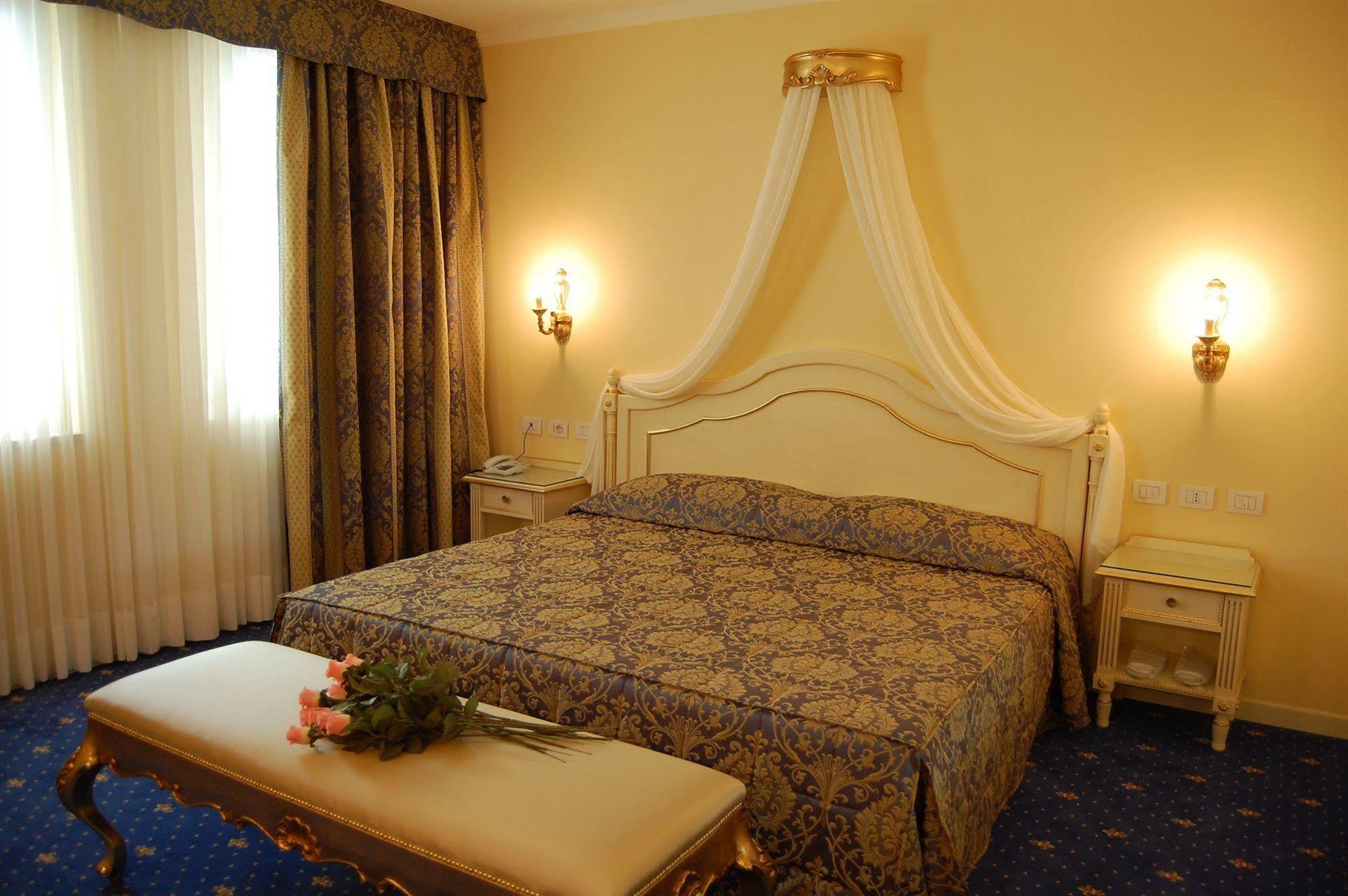 Hotel Motel Gold Calcinate Exterior foto